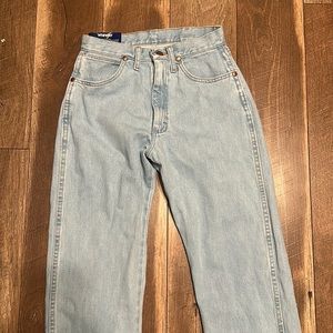 Women’s Straight Leg Wrangler Jean